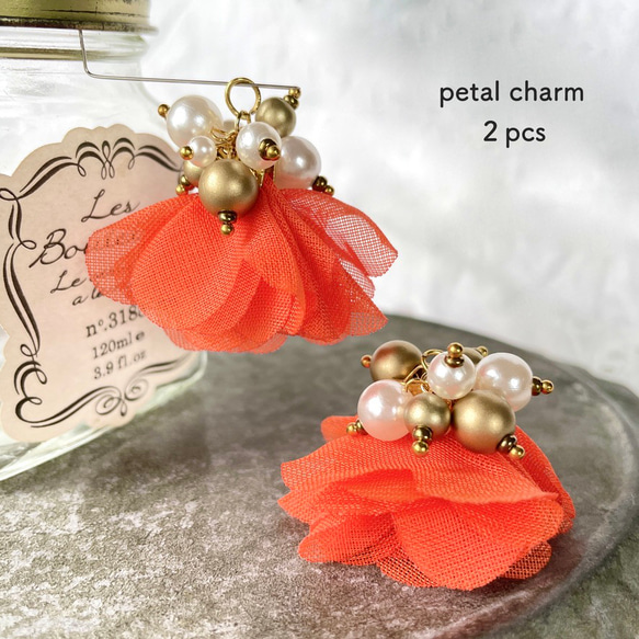 ２pcs★charm・petal daidai（ビジュータッセルチャーム）