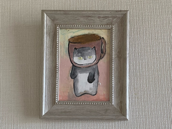 絵画。原画【かわいい猫がコーヒーカップのフードをかぶっている】02