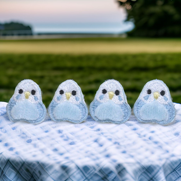 セキセイインコ（ブルー）もふもふ刺しゅうワッペン（アイロン接着）4枚セット