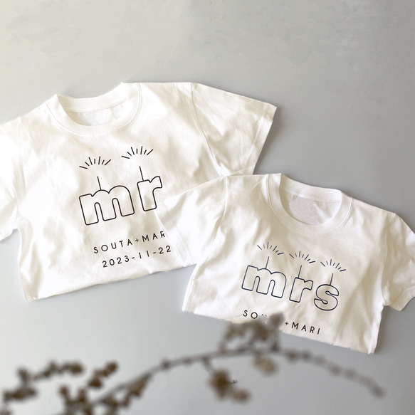 ウェディングペアTシャツ mr＆mrs 名前+結婚記念日が入れられる♡ ヴィンテージホワイト 前撮り カップル