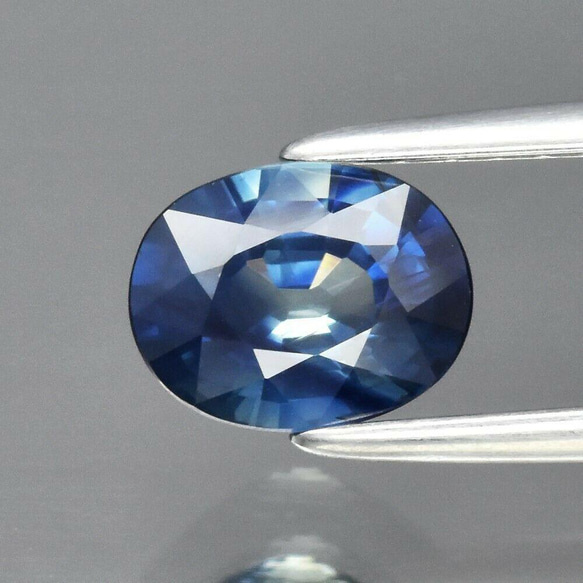 天然石 ブルー サファイア ルース 0.85ct オーストラリア産　綺麗なブルーカラーの煌めき！