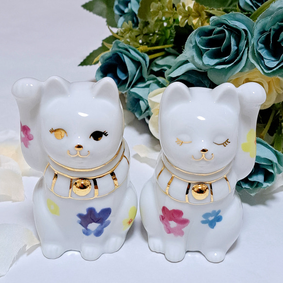 福を招く　招き猫　ペアセット　結婚祝い　還暦祝い　新築　玄関　リビング　お花　ネコ　ペア　置物　飾り　贈り