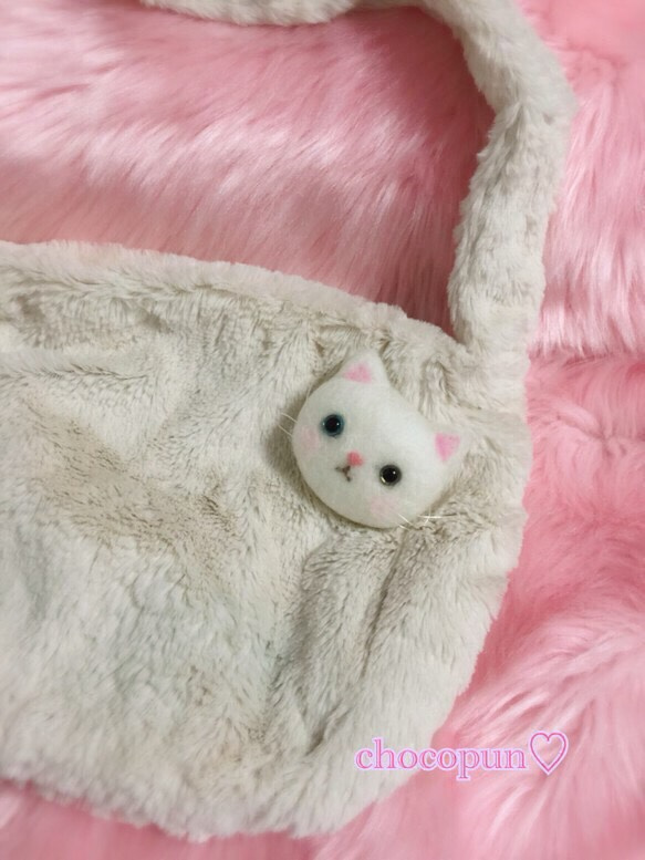 【数量限定】ほわほわにゃんこ♡☆羊毛フェルトのにゃんこブローチ☆オッドアイの白猫♡