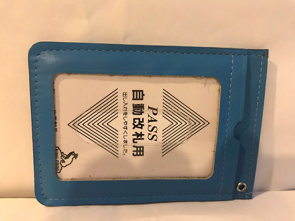 免許証　定期券　パスモケース牛革製　3箇所タイプ　店鋪で大人気　水色