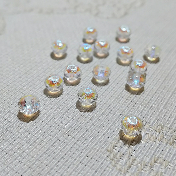 きらりと光る氷　チェコビーズ　3X5mm　15個