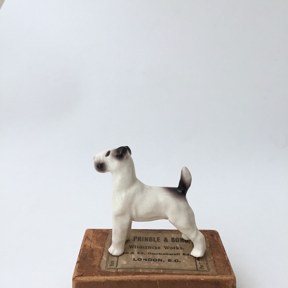 dog figure /テリア犬の置きもの　アンティークドックポッタリー 犬の陶器　ギフト　プレゼント