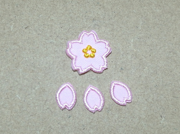 縁取り刺繍桜花びら付きセット/ライトピンク・桜色