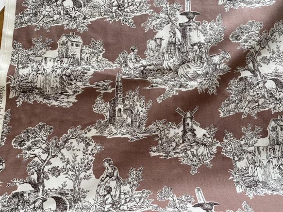 人気生地！『トワルドジュイ　Toile de Jouy　ランドスケープ①濃いピンク』～巾110cm×50㎝単位でカット～