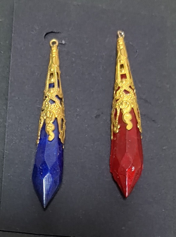 【ハンドメイド】宝石風 レジンパーツ 赤＆青