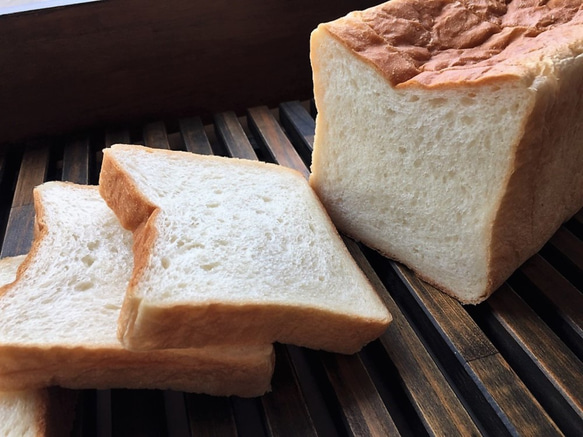 最高級生クリーム食パン　１斤（ハーフ）　生食