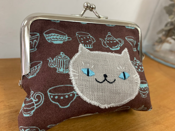 猫さんがま口　ねこがま口　財布　カード入れ　刺繍がま口　猫刺繍　猫がま口