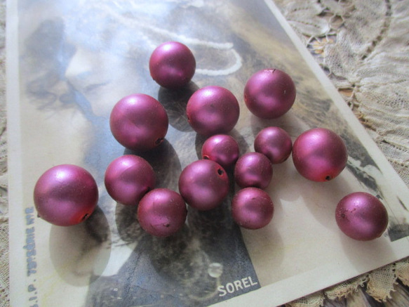 *♥*German Vintage Glass Pearls Fuchsia Satin 14pcs*♥*