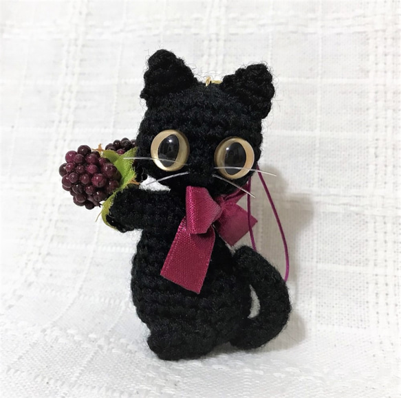 黒猫＊野いちご★あみぐるみ♡キーホルダー・ストラップ・ボールチェーン☆受注製作品