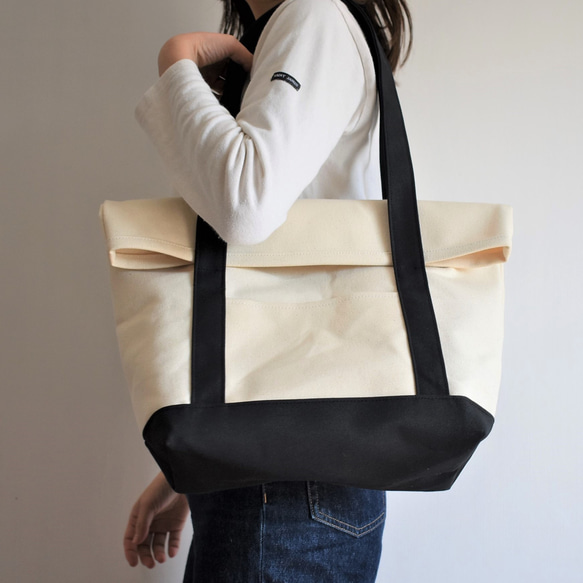 BEND TOTE BAG（キナリ×ブラック）