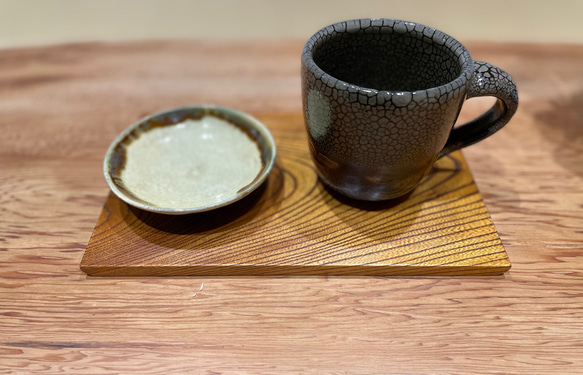 ケヤキのお盆　漆を知り尽くした職人が作ったお盆　　お家でのお茶、コーヒータイムがお洒落なカフェタイムに変わります。