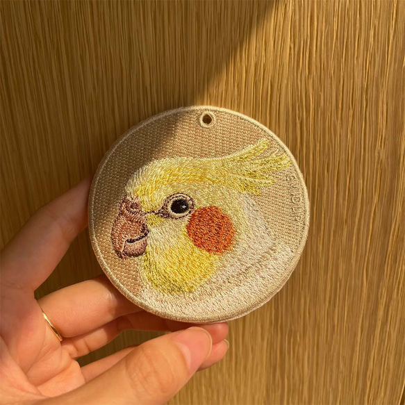 オカメインコ インコ 小鳥 オウム 黄色 刺繍キーホルダー 両面刺繍 ペット プレゼント ギフト tori or-116