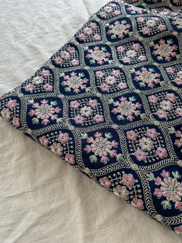 《45cm》幅約90-100cm前後　刺繍生地　インド刺繍　直輸入　ハンドメイド　ファブリック