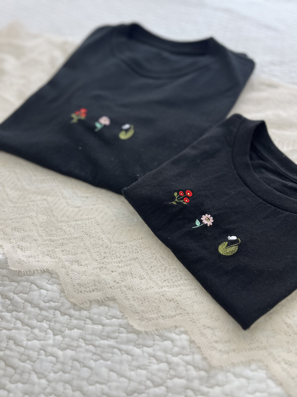 ママとお揃いもできる！刺繍のお花Tシャツ