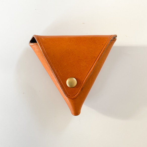 どことなく懐かしいレトロ三角ポーチ/somewhat nostalgic triangular pouch