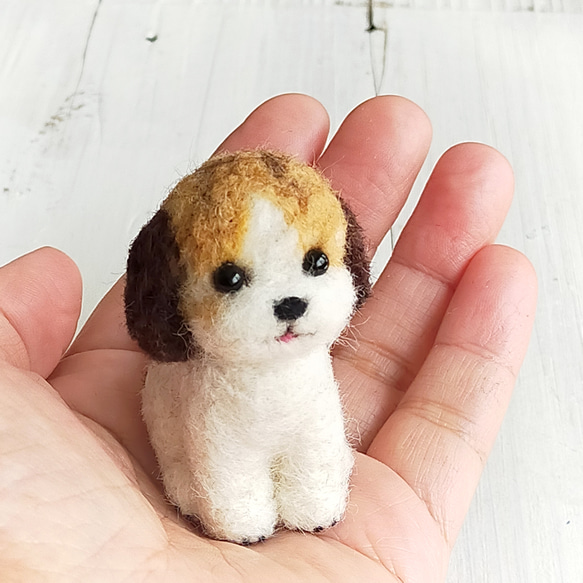 ◾羊毛フェルトの小さなわんこ(茶色い垂れ耳　ビーグル等)　マスコット　犬