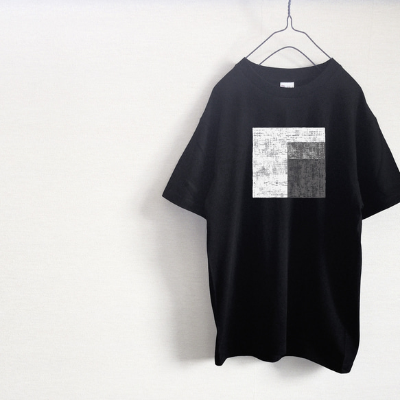 四角形のモノクローム　Tシャツ（黒）