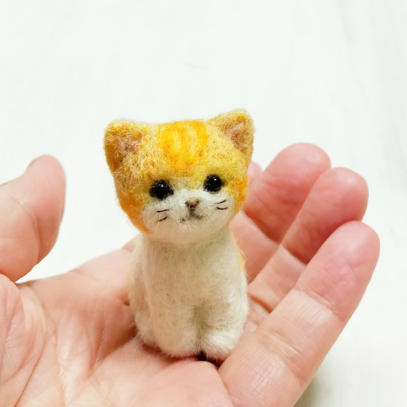 ◾受注制作　羊毛フェルトの小さな子猫(茶とら猫)　猫グッズ　猫雑貨　猫マスコット