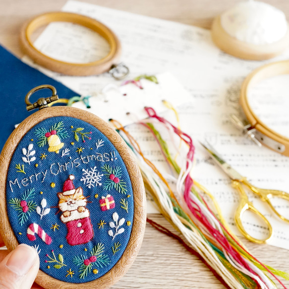 [[刺繍キット]クリスマスネコ②ブーツネコ 手刺繍飾り