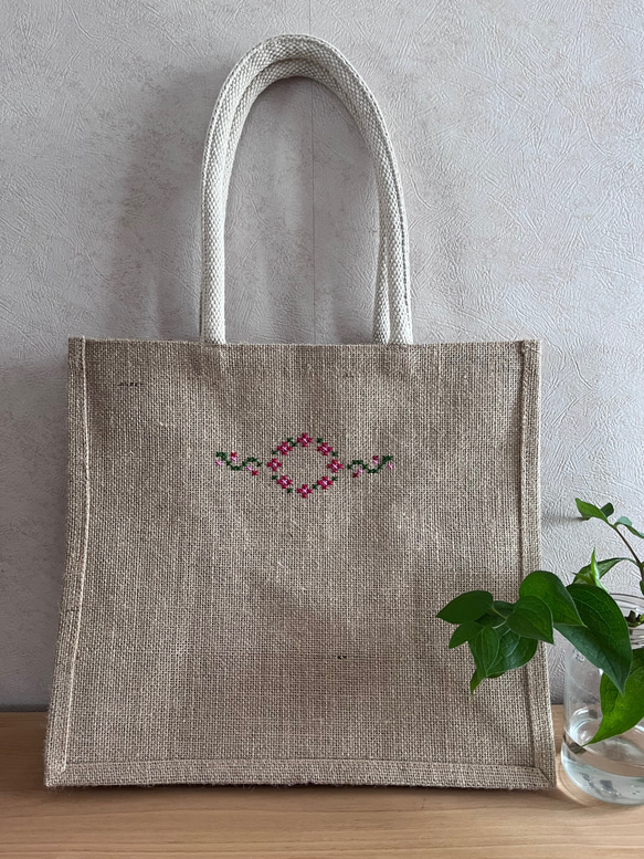 ジュートバック　クロスステッチ　刺繍　花輪　リース　A4