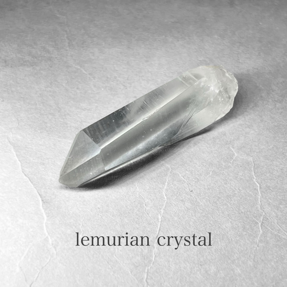 lemurian crystal：isis / レムリアン水晶 V：イシス