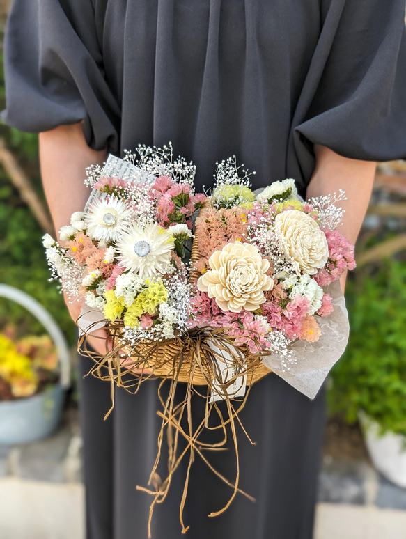 カラフルスターチスとかすみ草が華やか！ドライフラワーかごアレンジメント ナチュラルインテリア母の日