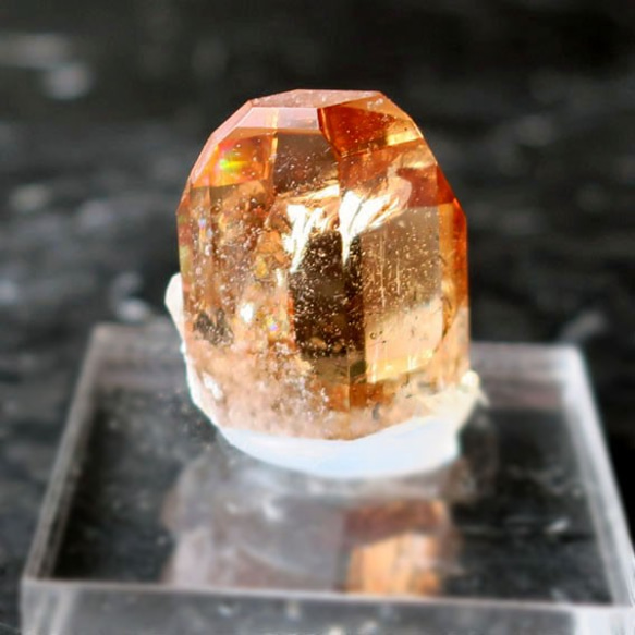 インペリアルトパーズ結晶　Imperial topaz crystal