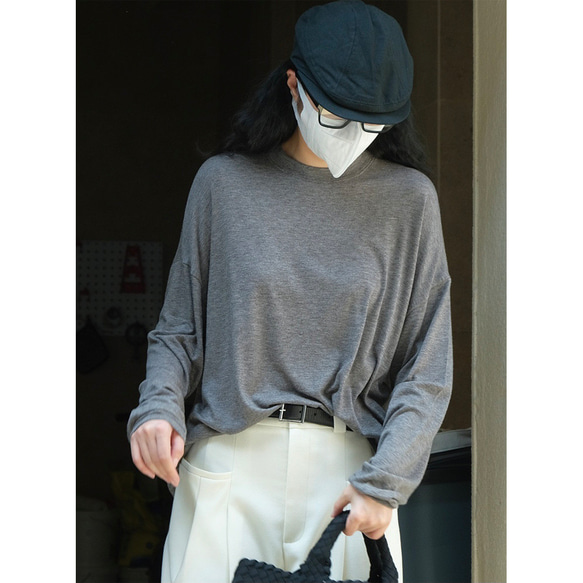 ベーシック　純色　ラウンドネック　ゆったり　柔らかい　着瘦せ　長袖Ｔシャツ　 Z2193