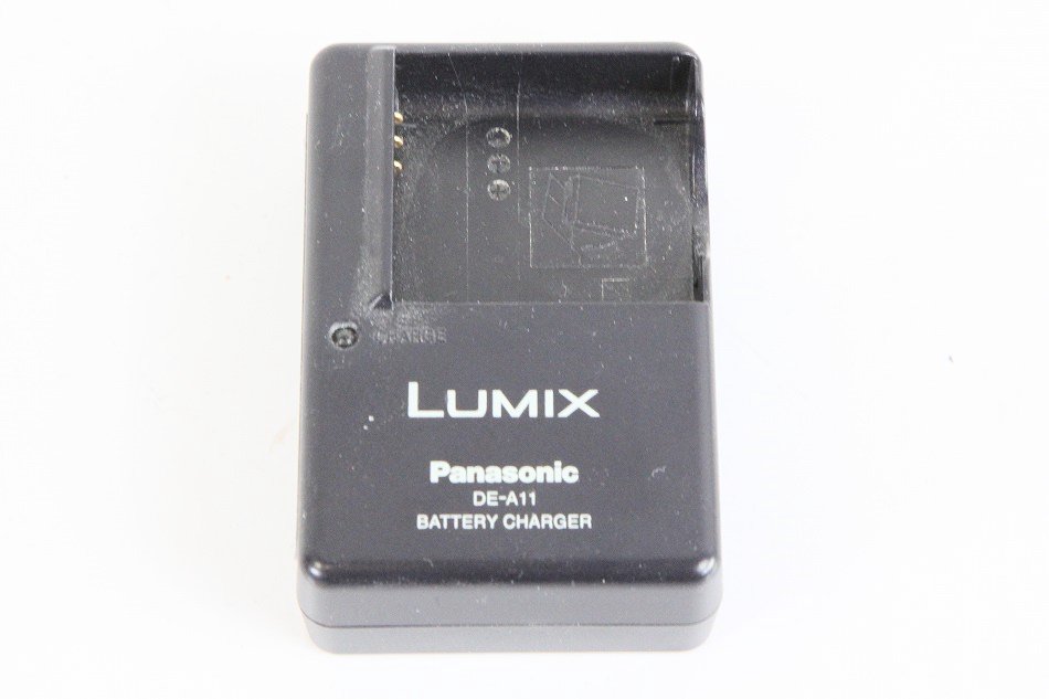 Panasonic　LUMIX　バッテリーチャージャー　DE-A11A　【中古品】