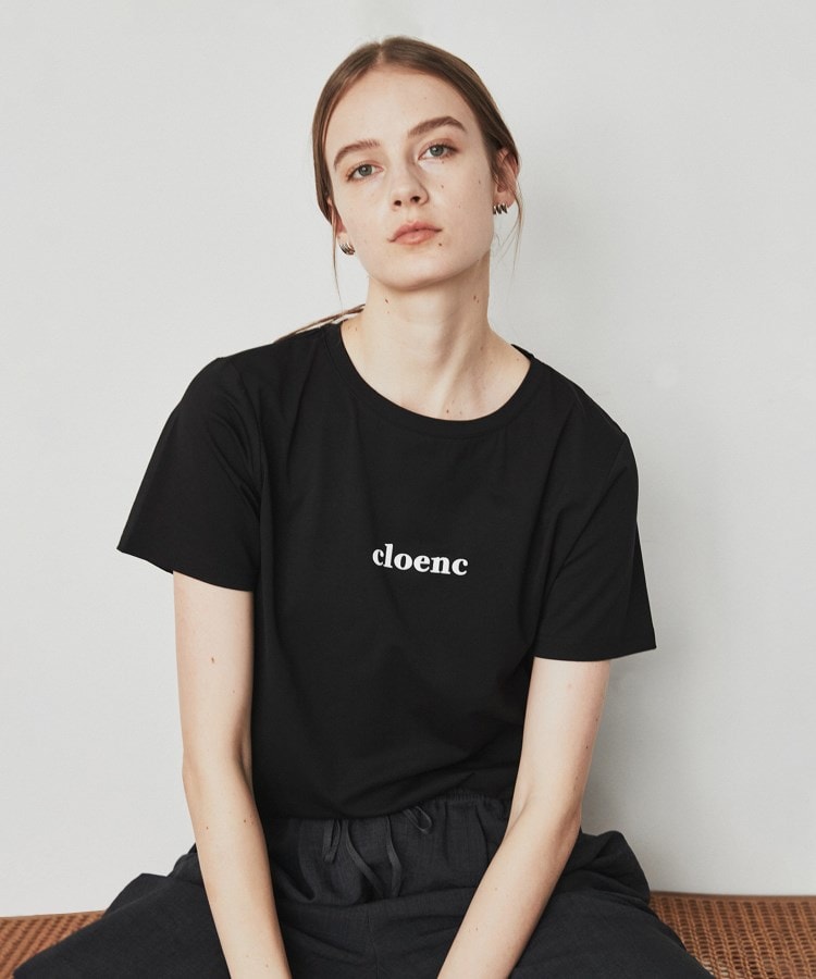 ｃｌｏｅｎｃ/ロゴ入りストレッチTシャツ