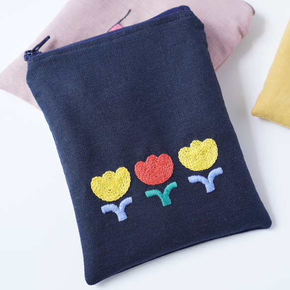 手刺繍 フラットポーチ ( チューリップ )