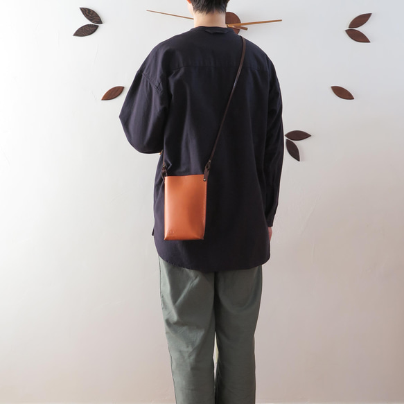 Italian leather pochette「streamline」ORANGE