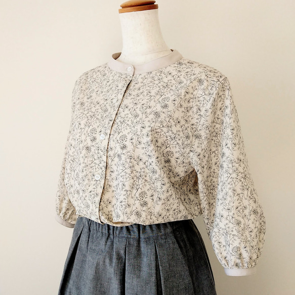 Botanical flower blouse アイボリー Ｍ～Ｌサイズ