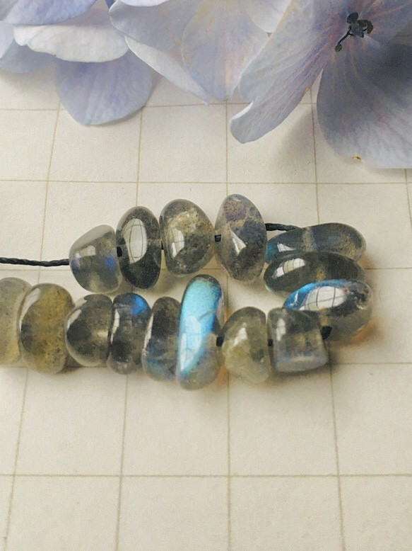 #50 Labradorite AA++宝石質ラブラドライト　5㌢　ミニタンブル　丸みあるさざれ￼