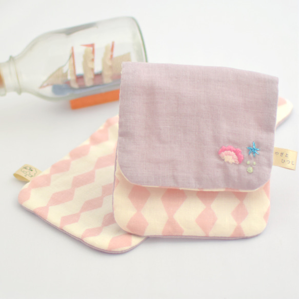 夏のためのハーフハンカチ＊ワンポイント手刺繍SEA＊PINK