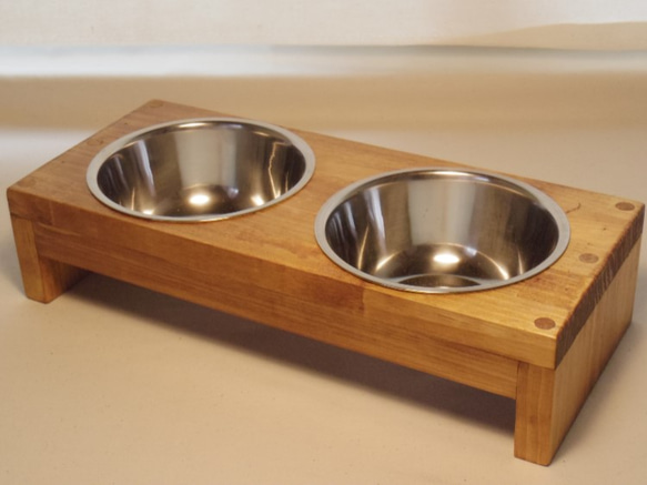 SMALL-DOGGY DOG NATURAL HIGH TABLE