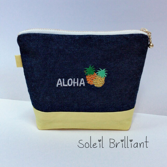 alohaパイナップル刺繍ポーチ