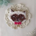 リボンシャムねこ ブローチ パンチニードル 刺繍 ニードルパンチ もこもこ ふわふわ