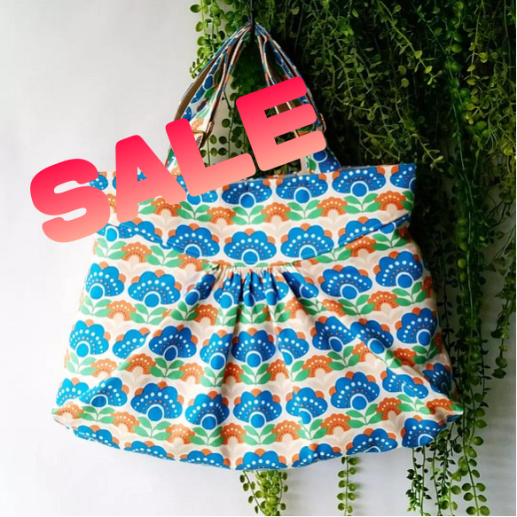 SALEギャザーバッグ〖番外編〗RETRO FLOWER(blue＆orange)！1点物