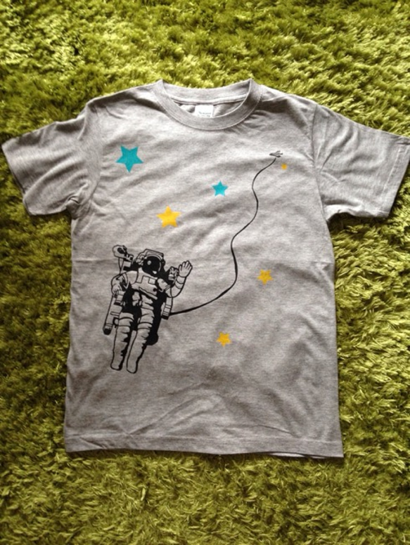 宇宙遊泳Tシャツ