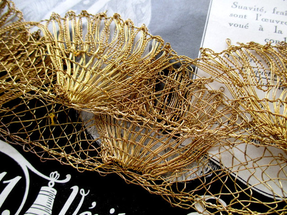 *♥*Antique Warm Gold Metal Thread Trim Fan*♥*