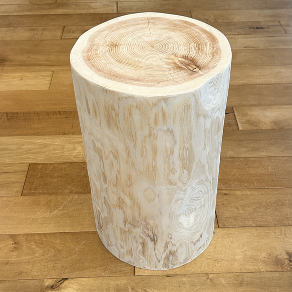 Hinoki Wood Stool No.743 - tomsbiohof.ch