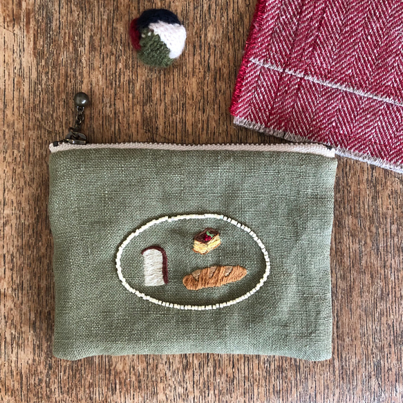 12cm×9cm…手刺繍ポーチ