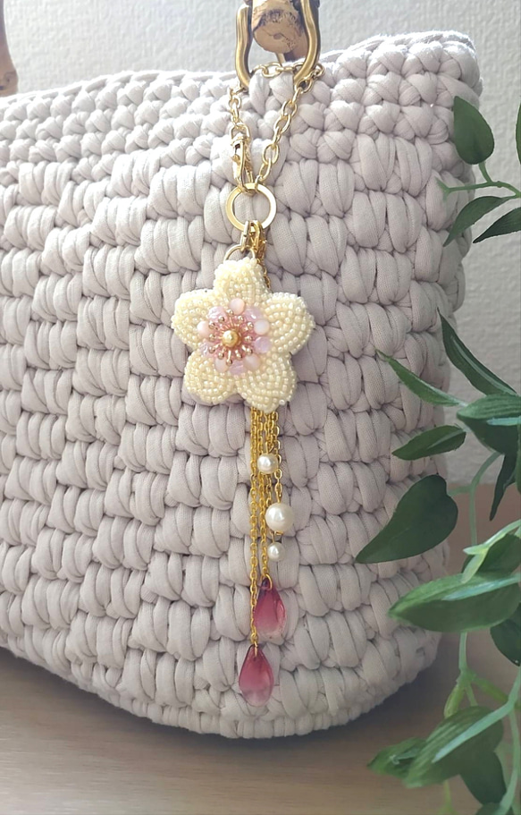 【１点限り】2way 桜　ビーズ刺繍　バッグチャーム/キーホルダー