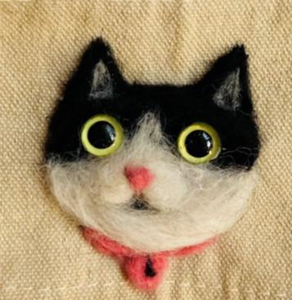 ウールフェルトの環境にやさしいドリンクバッグ-刺繡デザイン/癒しの猫-丸い目を持つブランズウィック猫