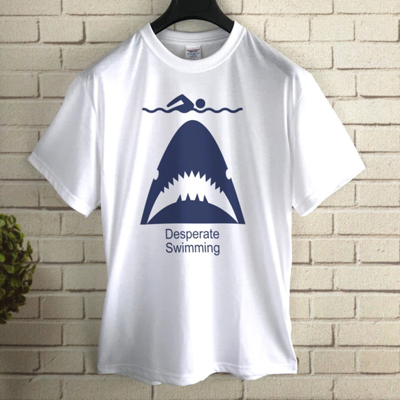 SWIMMING - JAWS（上手）/ Tシャツ